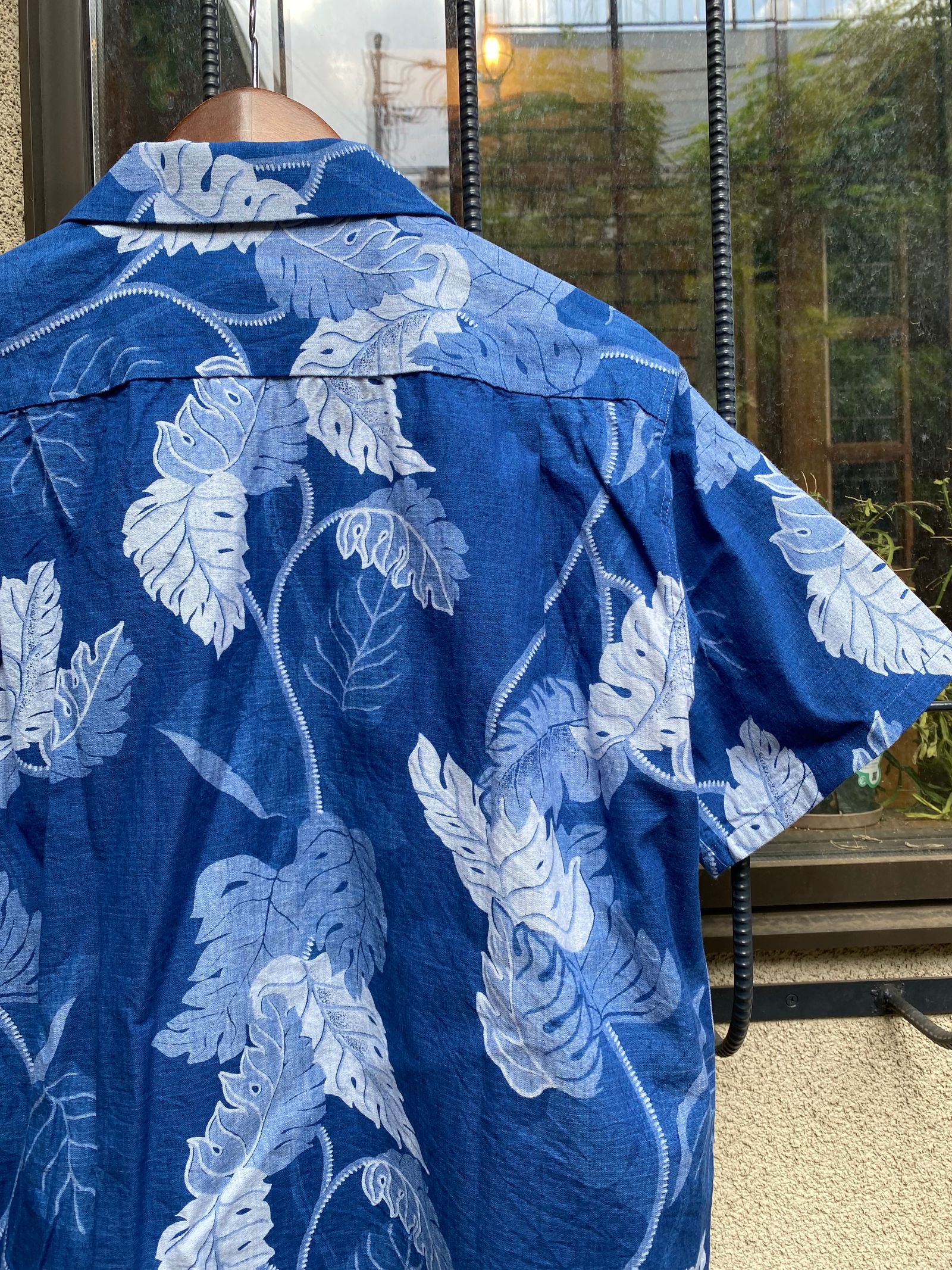 INDIGO COTTON HAWAIIAN SHIRT “MONSTERA” / NAVY (128)