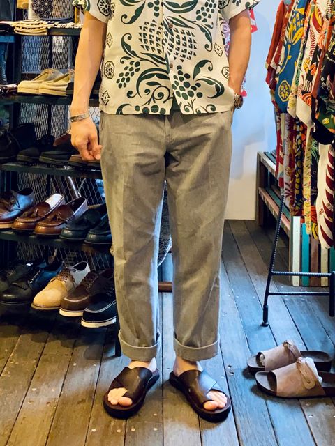 STYLE NO. 13 「柔らかな印象となるアロハシャツのコーディネート例」