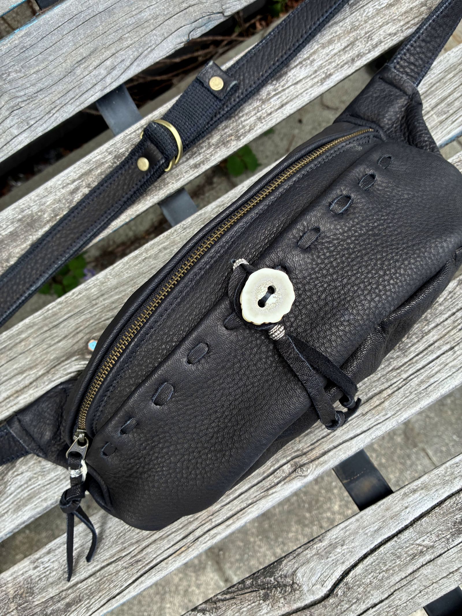 Nasngwam.×Early Morning / DEERSKIN BODY BAG / ブラック / ナスングワム