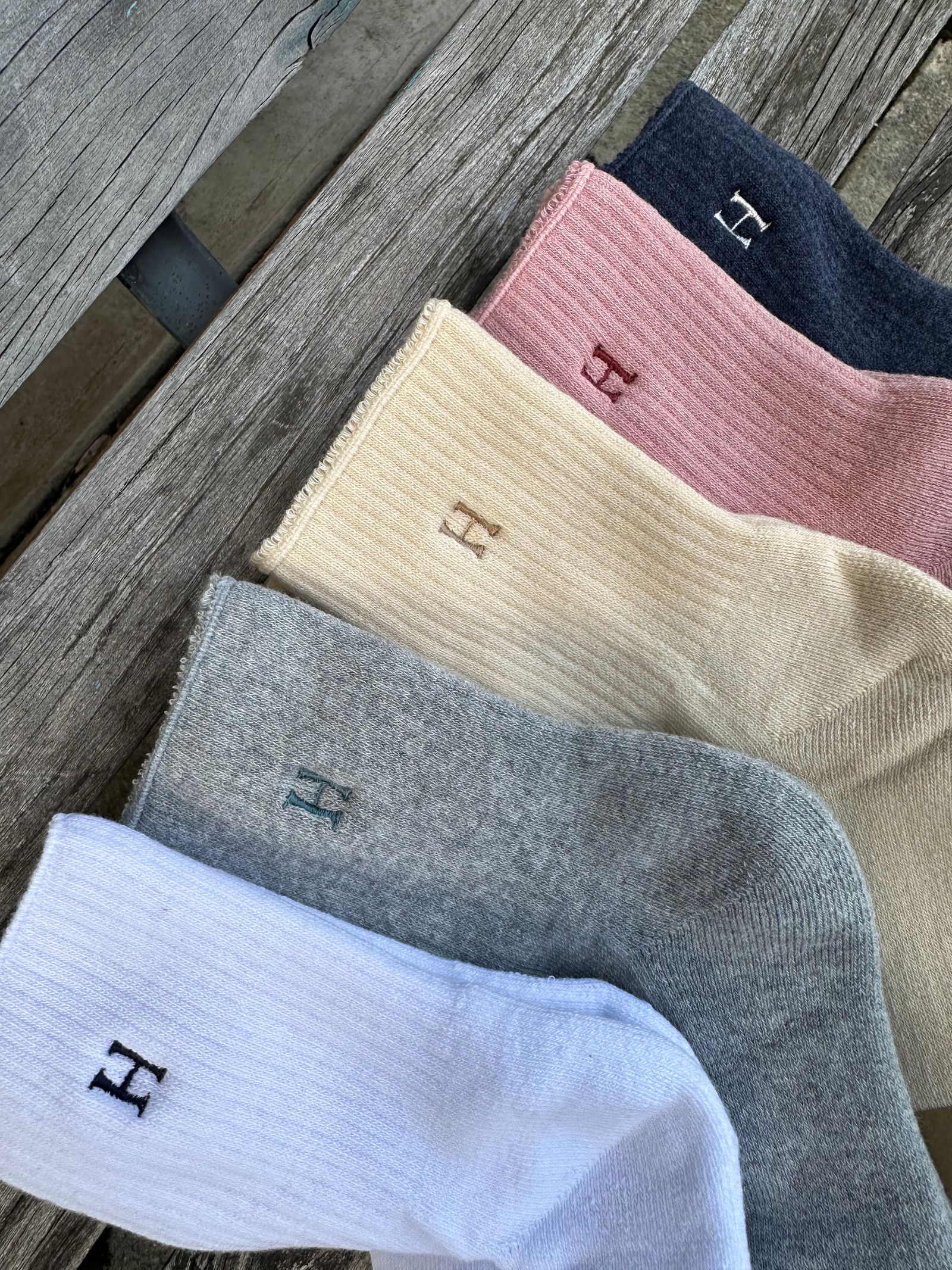 Hエンブロイダリー パイルショート ソックス / H刺繍 / 靴下 / GREY / グレー