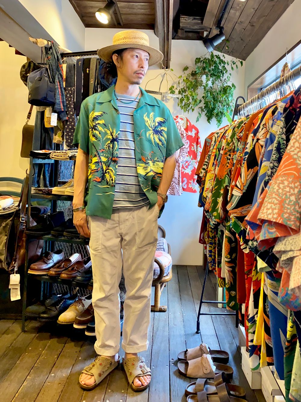 STYLE NO. 11「サーフライクなアロハシャツのコーディネート」