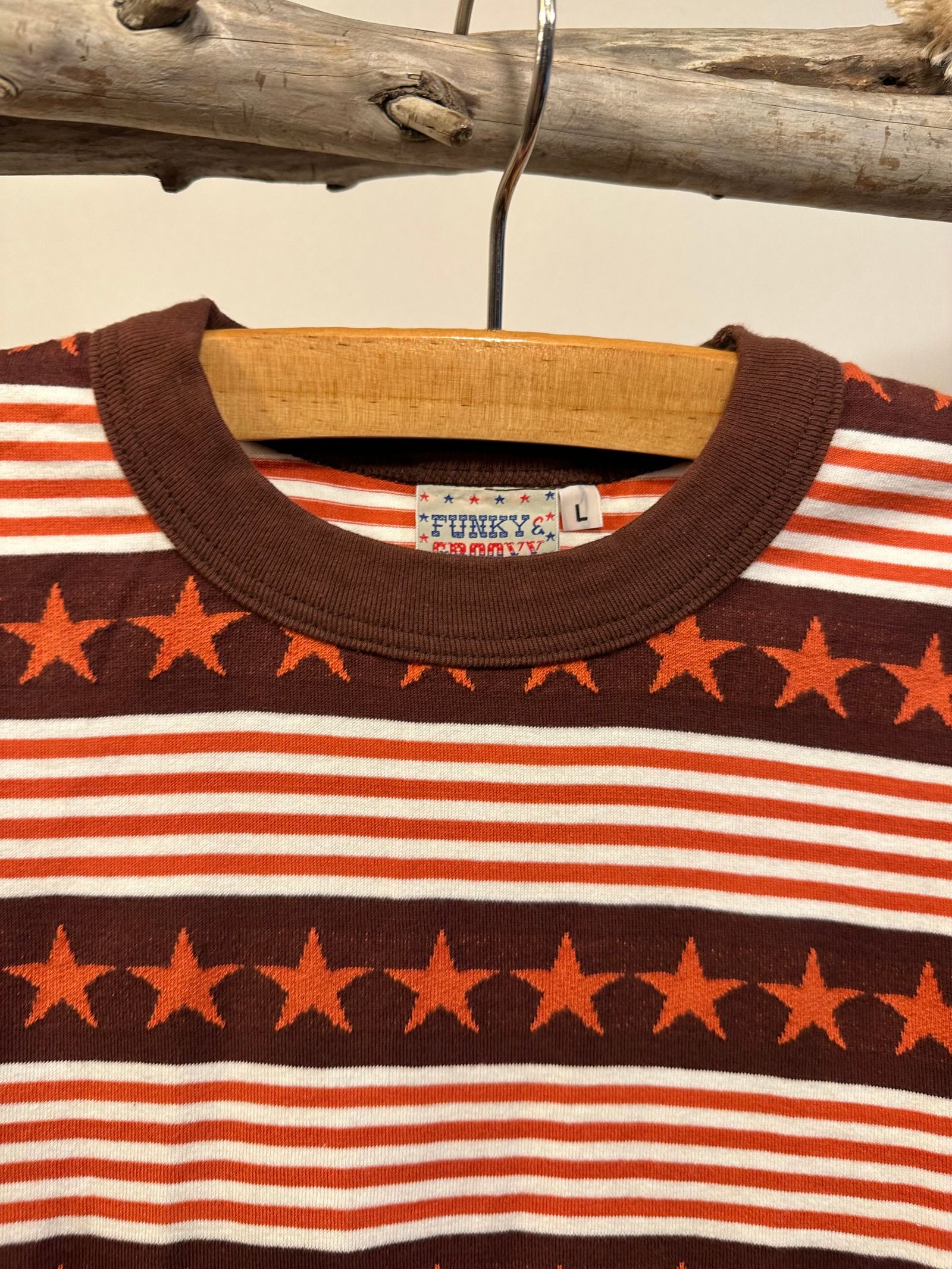 SC77705 / スターモチーフジャガード 半袖Tシャツ / ブラウン
