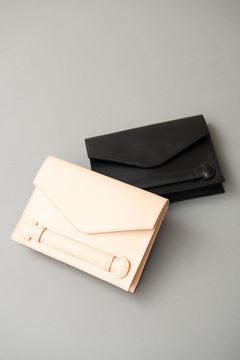 DICTIONARY LEATHER CLUTCH BAG / クラッチバッグ