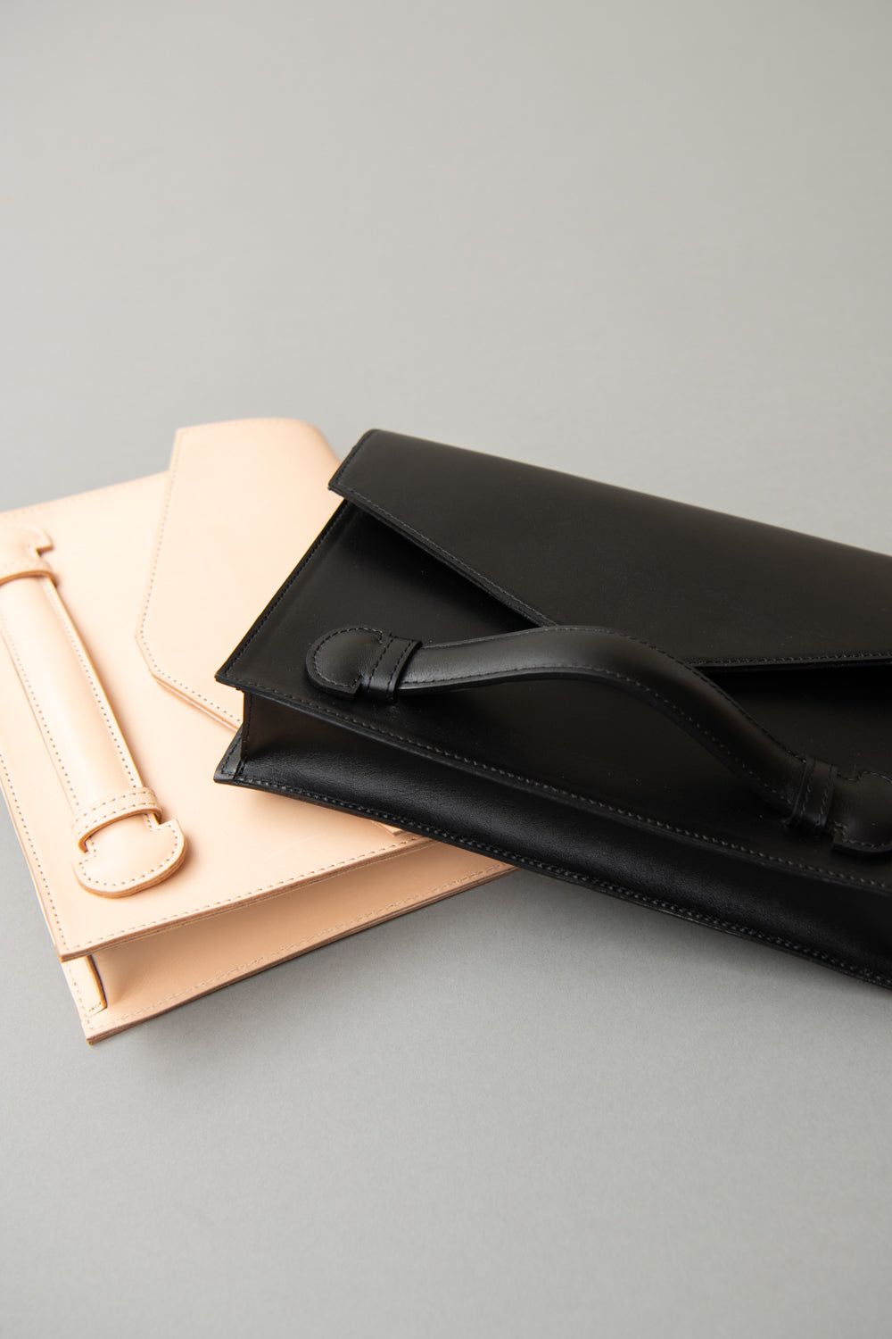 DICTIONARY LEATHER CLUTCH BAG / クラッチバッグ