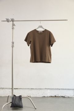 PANELLED V-NECK HALF SLEEVE T-SHIRT（BROWN）