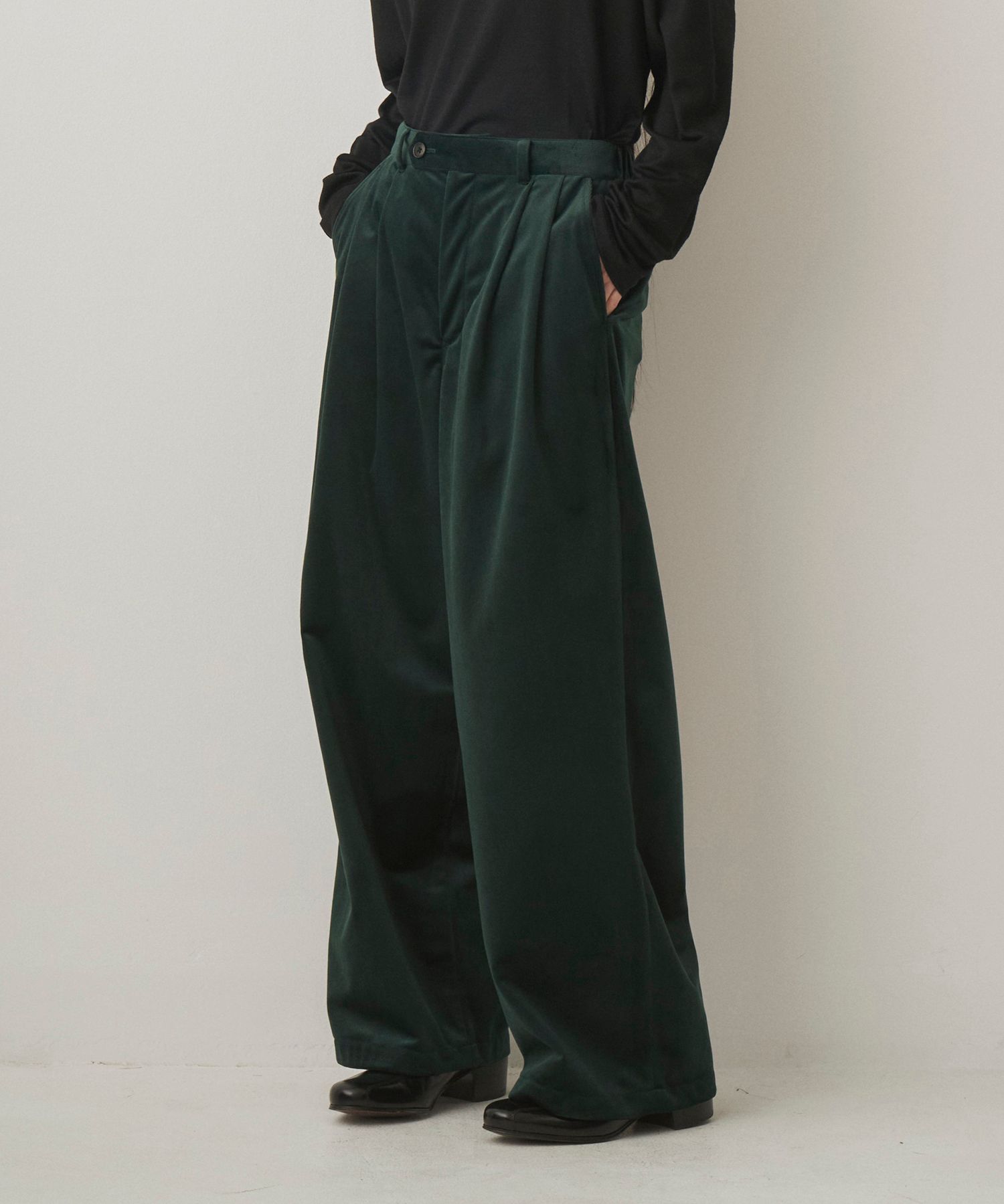 LUSTROUS CORDUROY WIDE PANTS（GREEN）