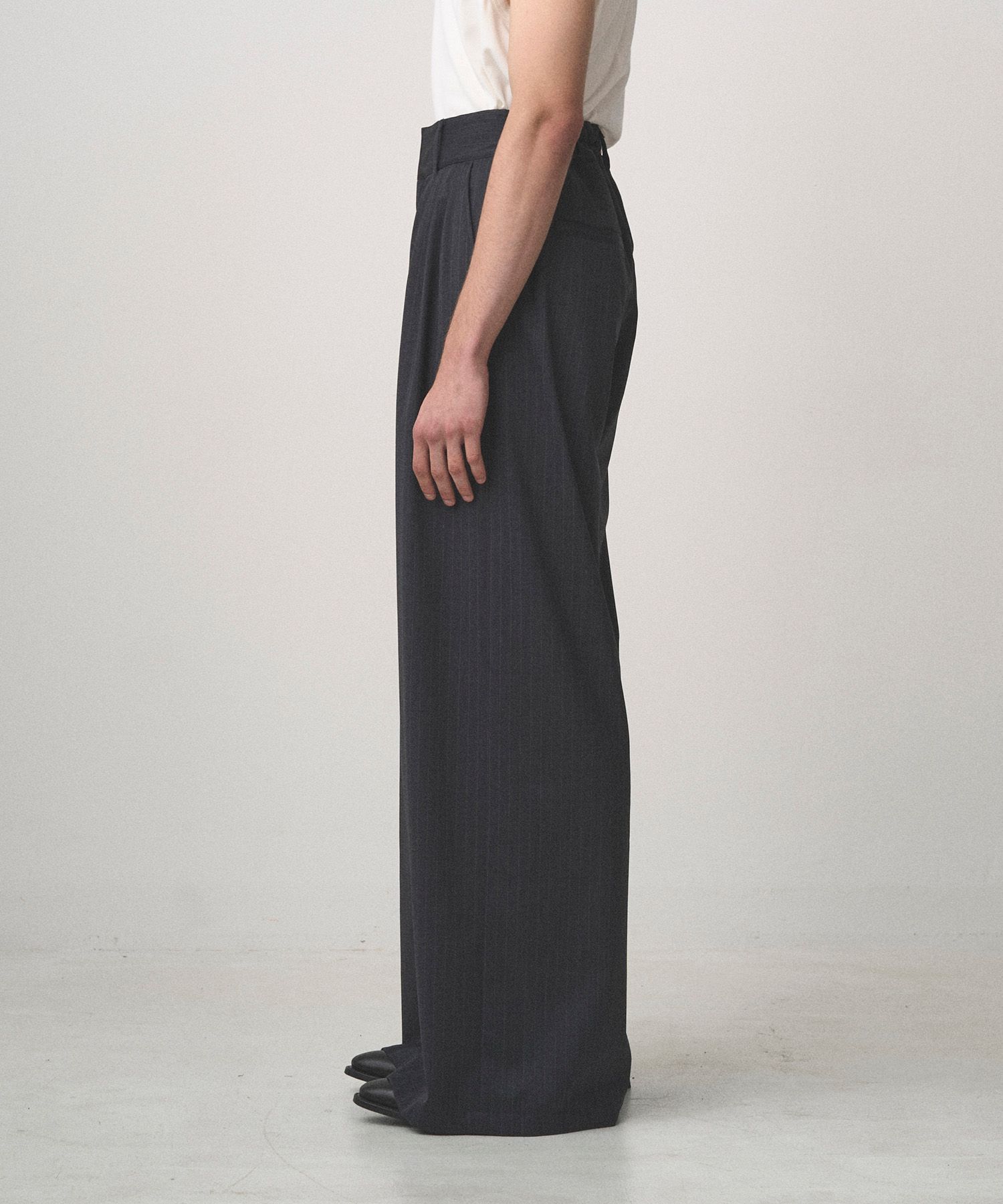 EXTREME WIDE PINSTRIPE PANTS（CHARCOAL）
