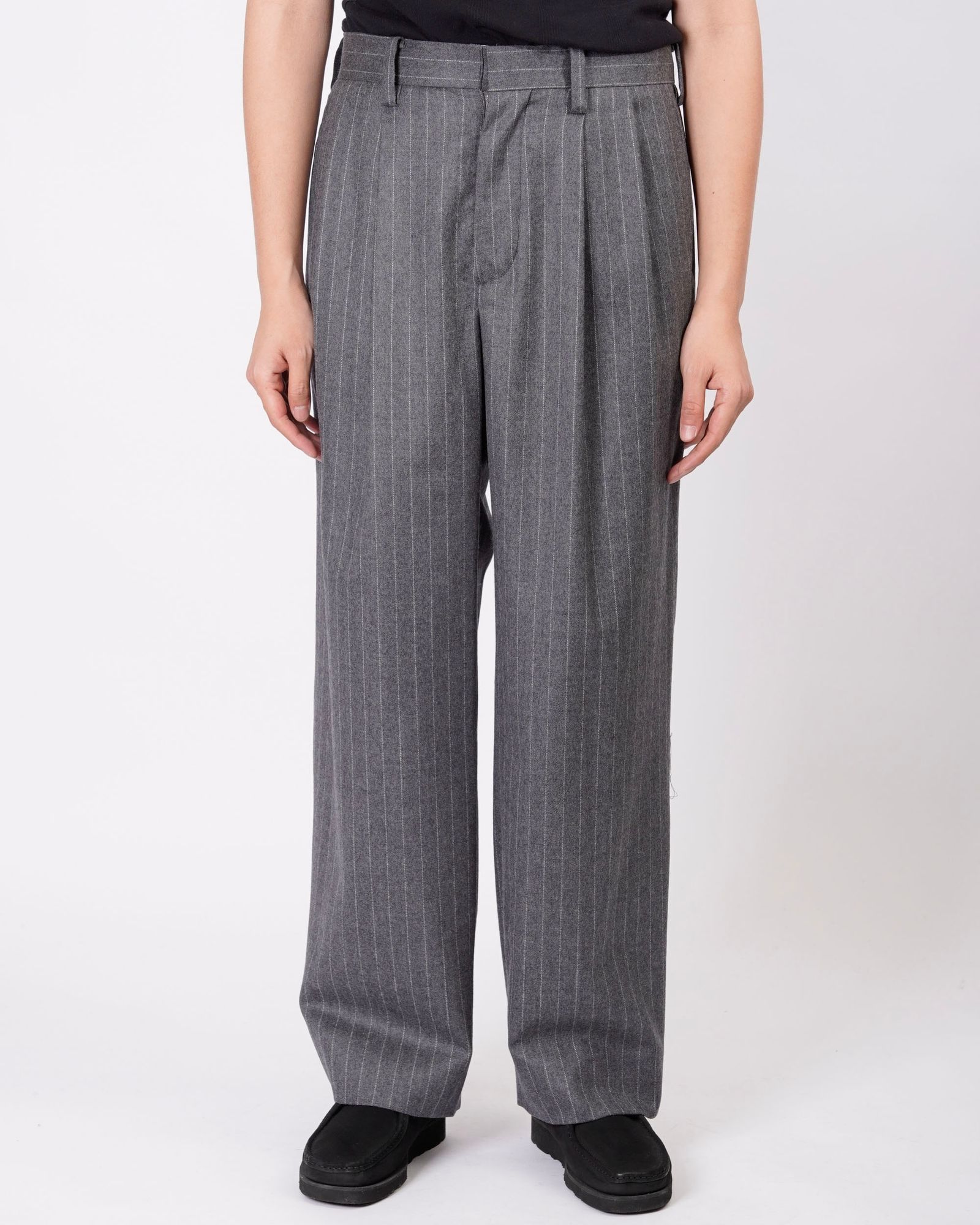 WOOL 2 TUCK TROUSERS（GRAY STRIPE）