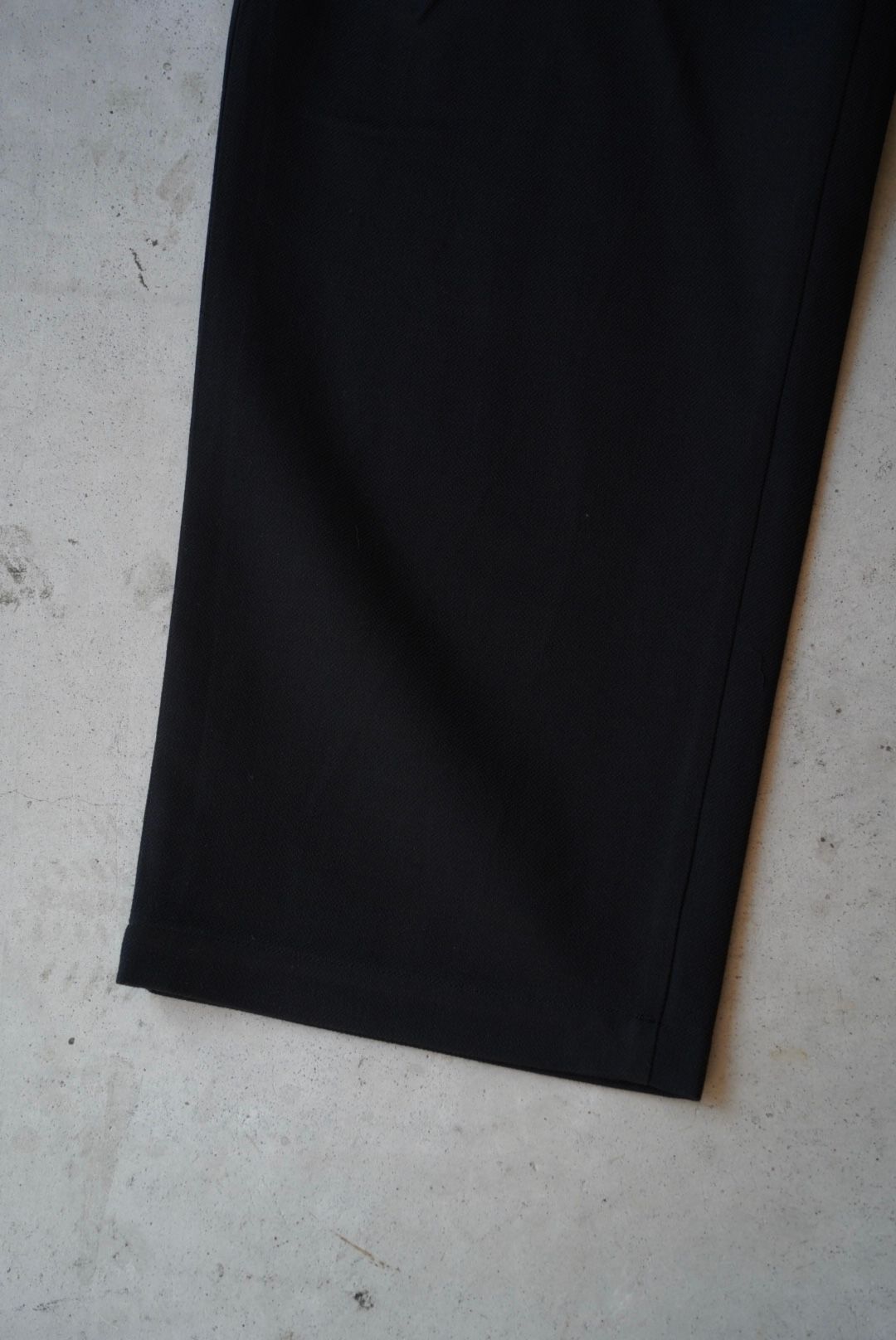 WOOL COTTON 2 TUCK TROUSERS（BLACK）