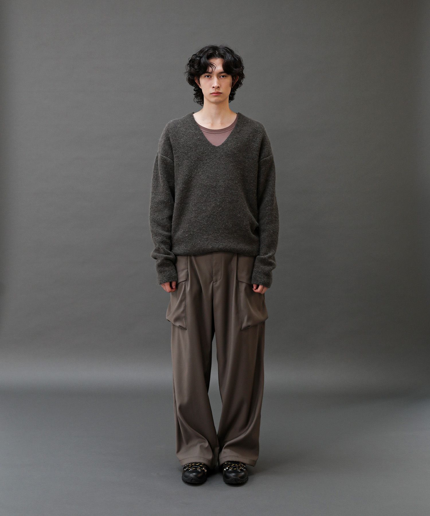 Current V-Neck Knit（Basalt）