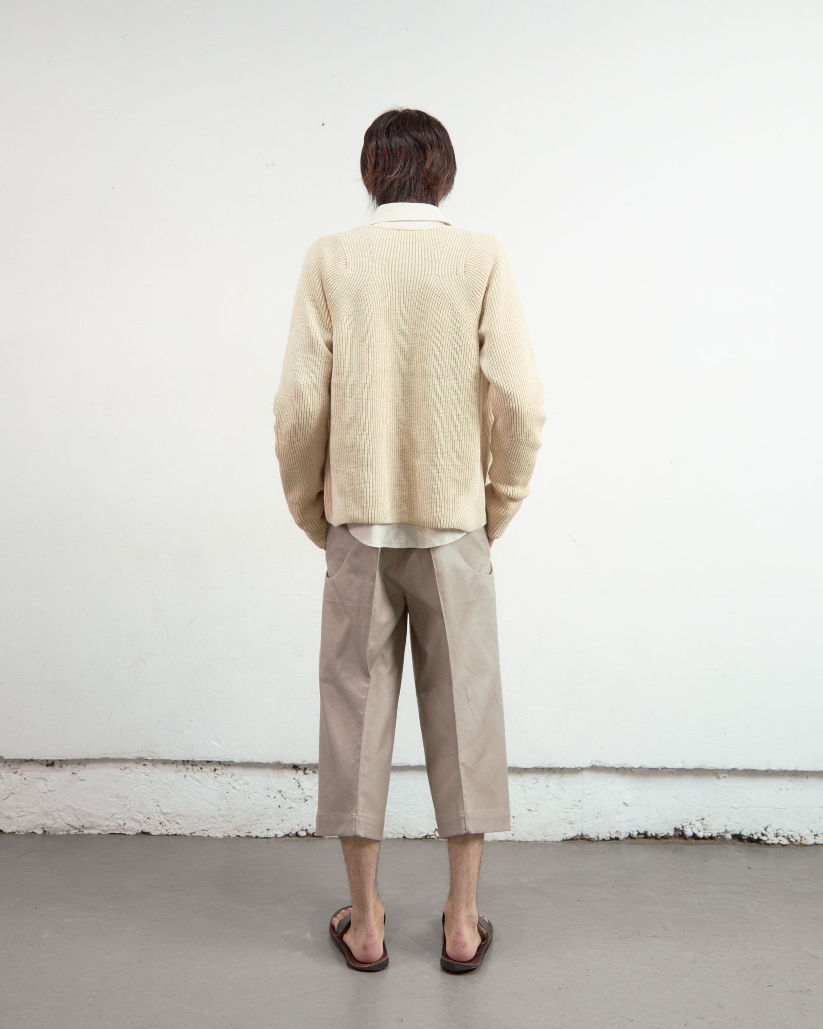 S CURVED UTILITY CAPRI TROUSERS（BEIGE）