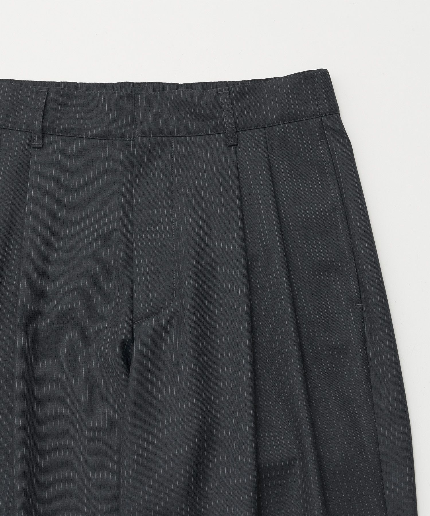 Narrow Stripe Tapered Slacks（HEATHER CHARCOAL）