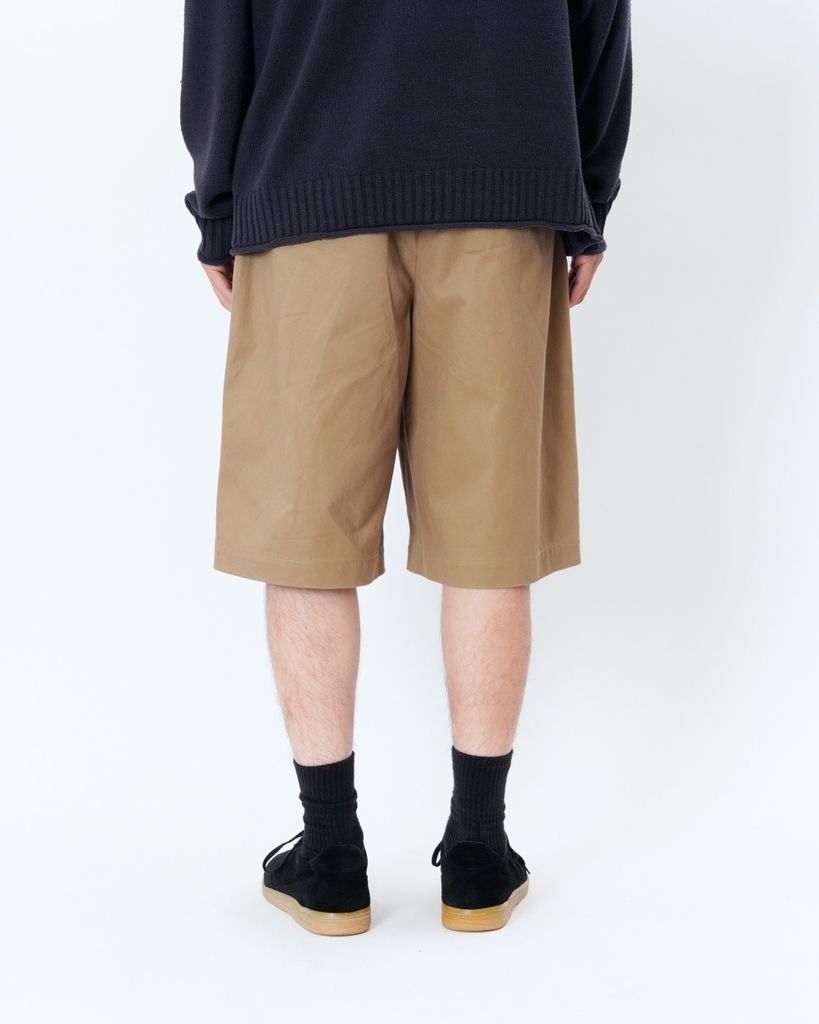 NO TUCK CHINO SHORTS（CAMEL）