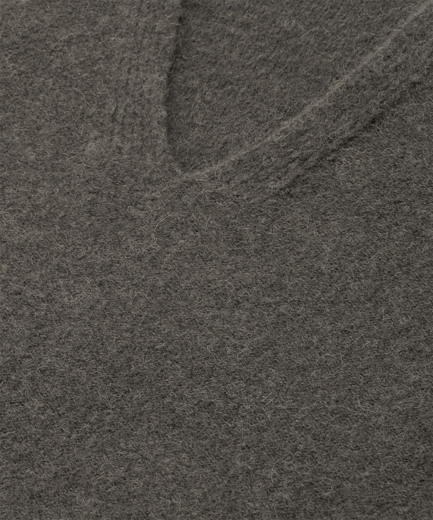 Current V-Neck Knit（Basalt）