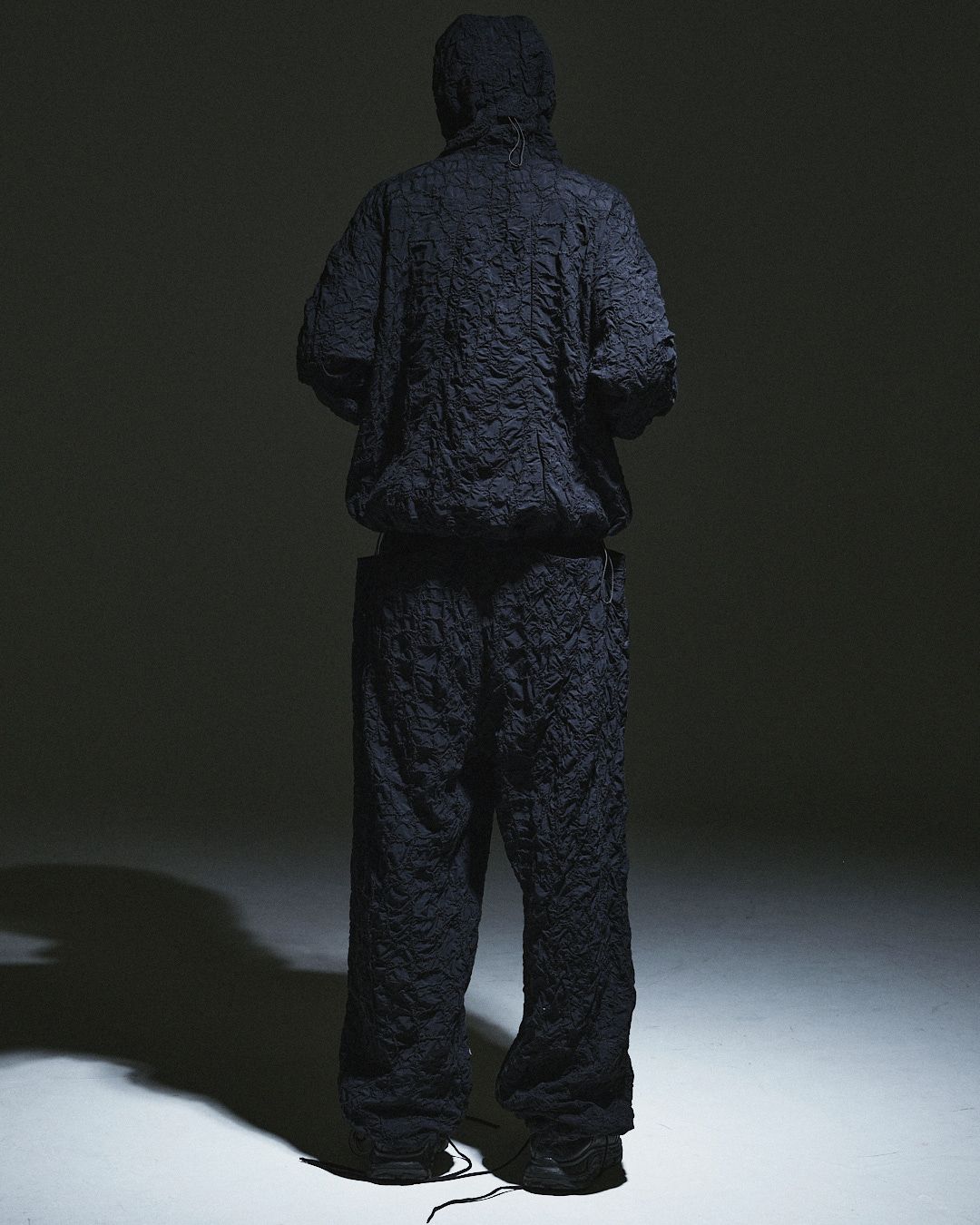 EMB.CODE SHELL HOODIE（BLACK）