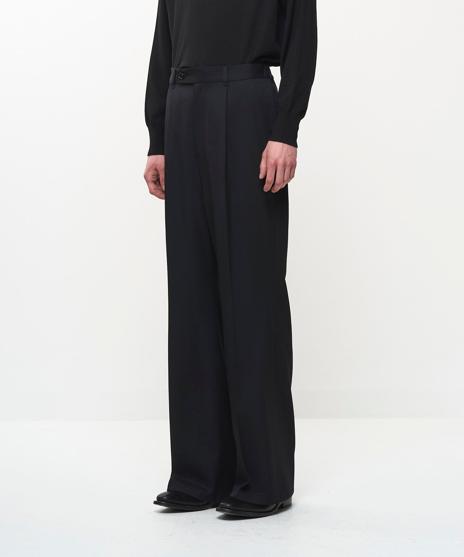 FLUID FLARE PANTS（BLACK）