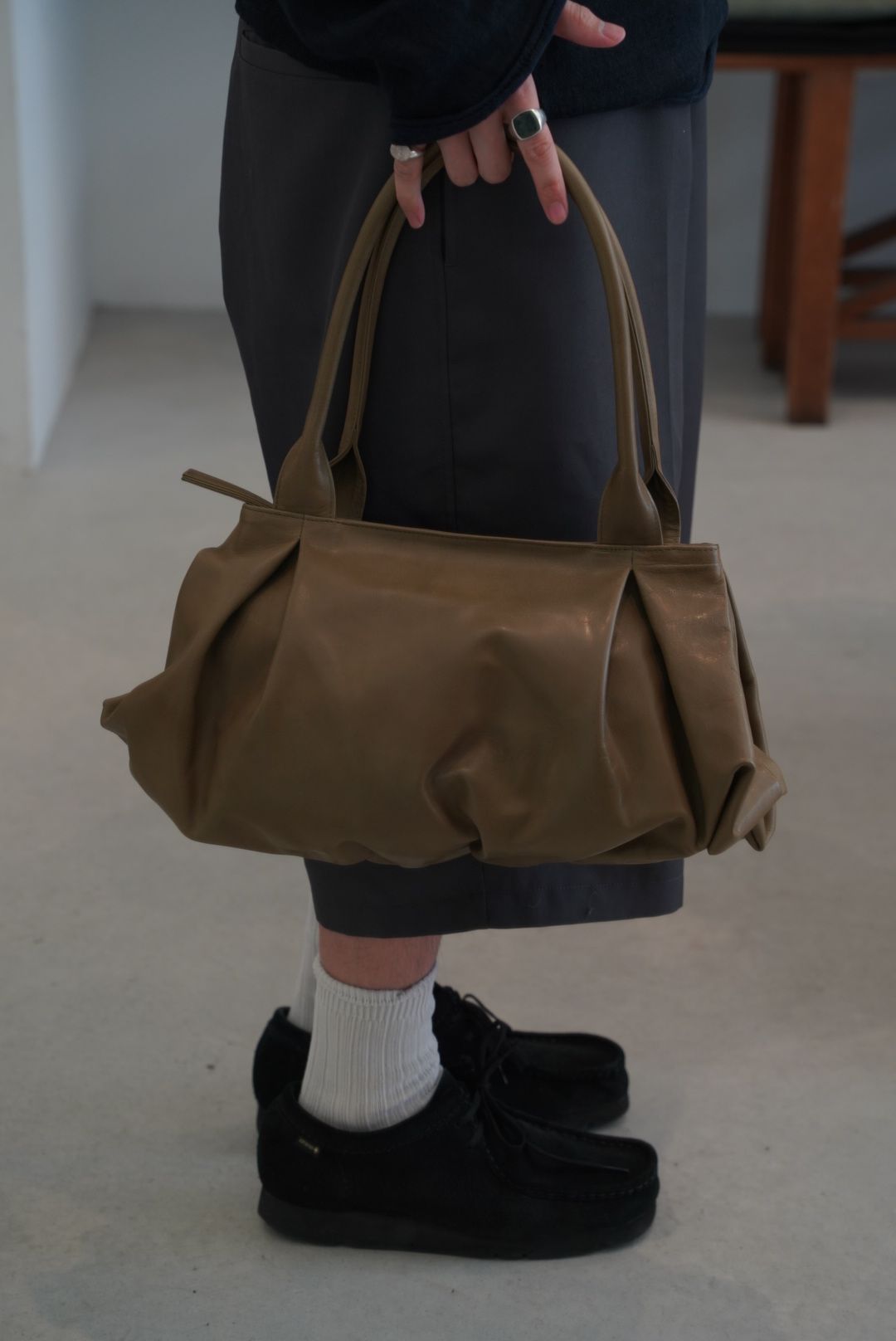 OLIVE LEATHER MINI OFFICE TOTE（OLIVE）