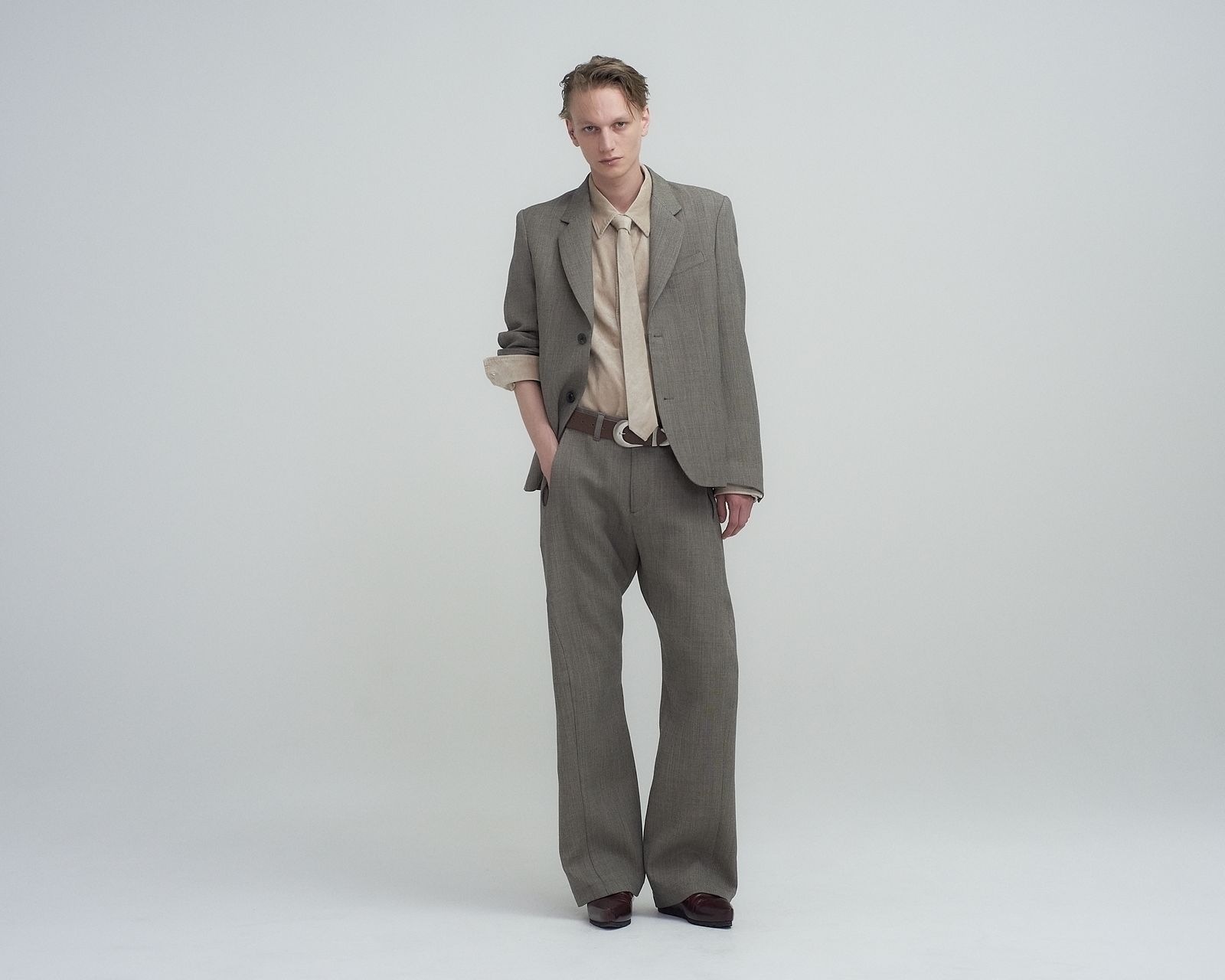 3D TWISTED TAILORED PANTS（TAUPE MELANGE）
