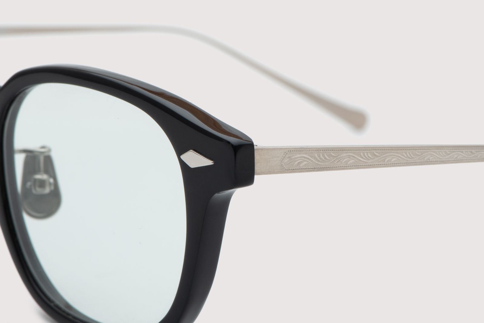 JIFUSAN #1. GLOSS BLACK × CLEAR TO GREY (調光モデル)