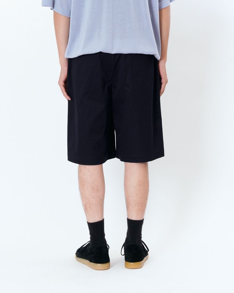 NO TUCK CHINO SHORTS（NAVY）