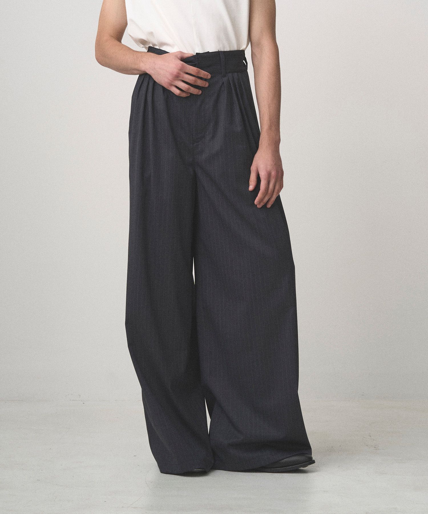EXTREME WIDE PINSTRIPE PANTS（CHARCOAL）