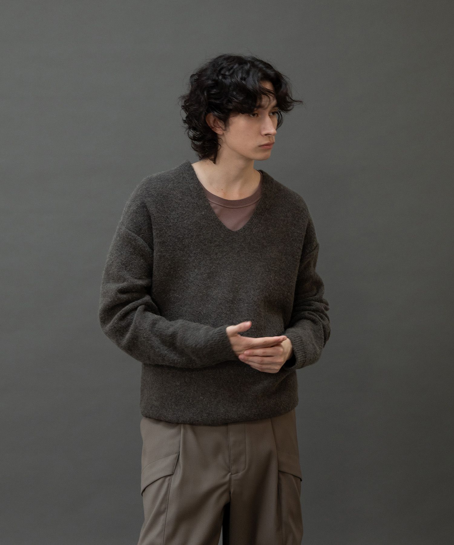 Current V-Neck Knit（Basalt）