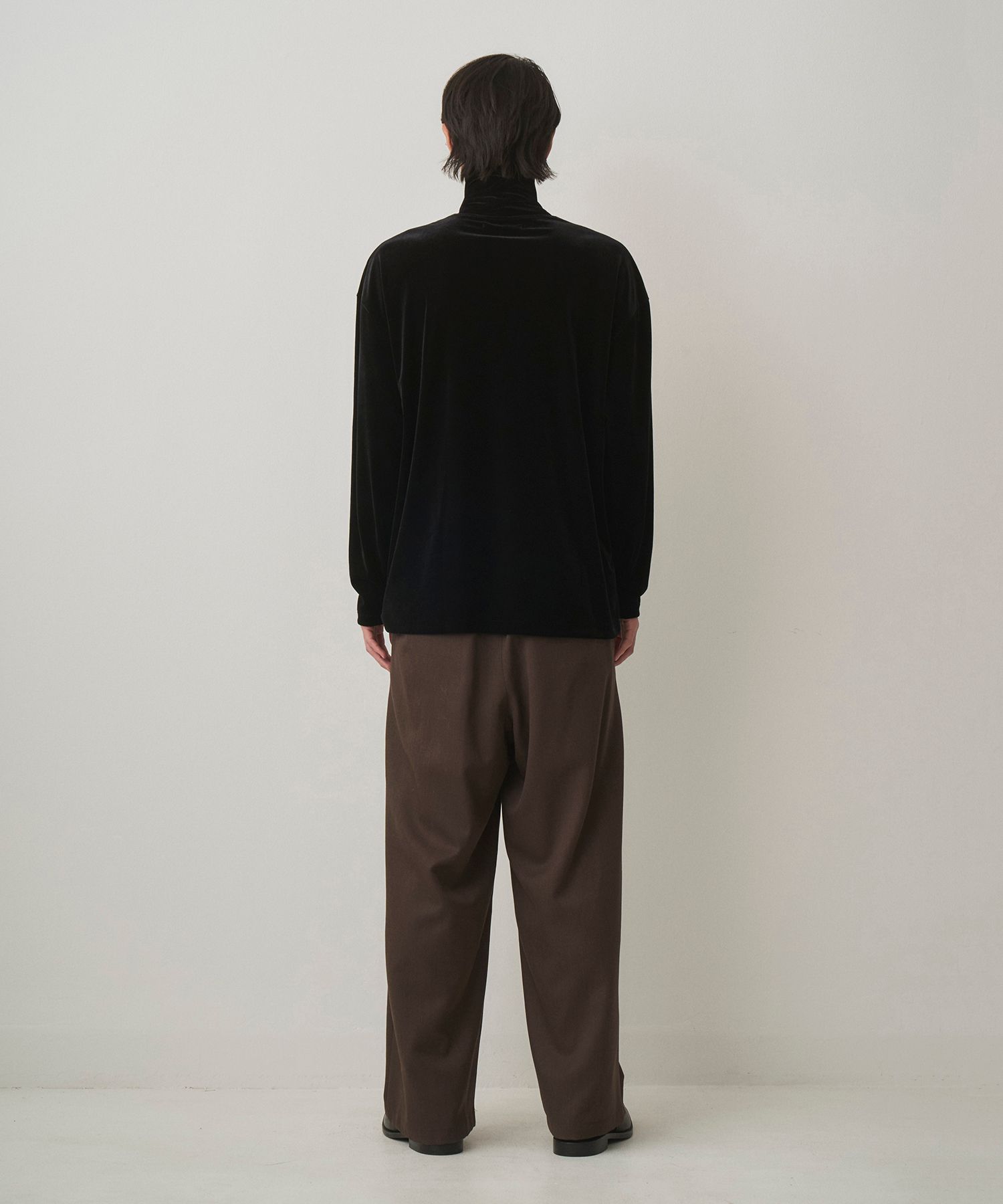 LUSH VELOUR TURTLE（BLACK）