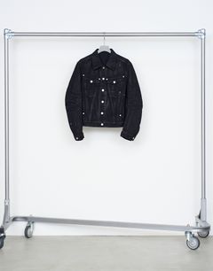 DENIM TRUCKER JACKET （LUSTER COATED BLACK)