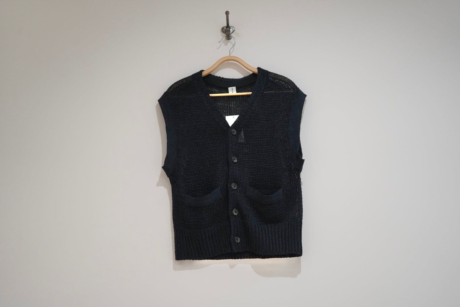 BRIGHT LINEN BUTTON VEST / NAVY