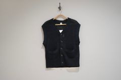 BRIGHT LINEN BUTTON VEST / NAVY