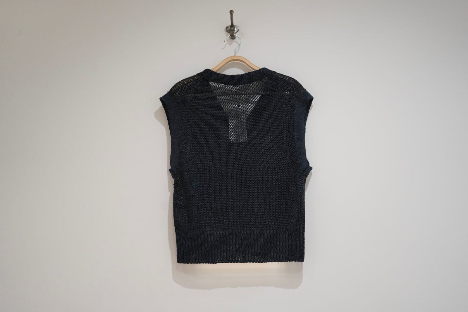 BRIGHT LINEN BUTTON VEST / NAVY
