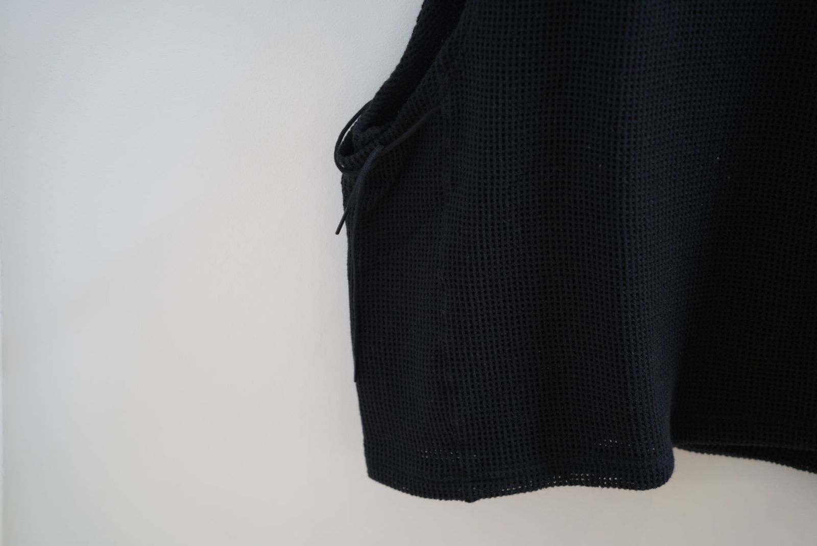 COTTON LAYERED MESH BIBS / BLACK