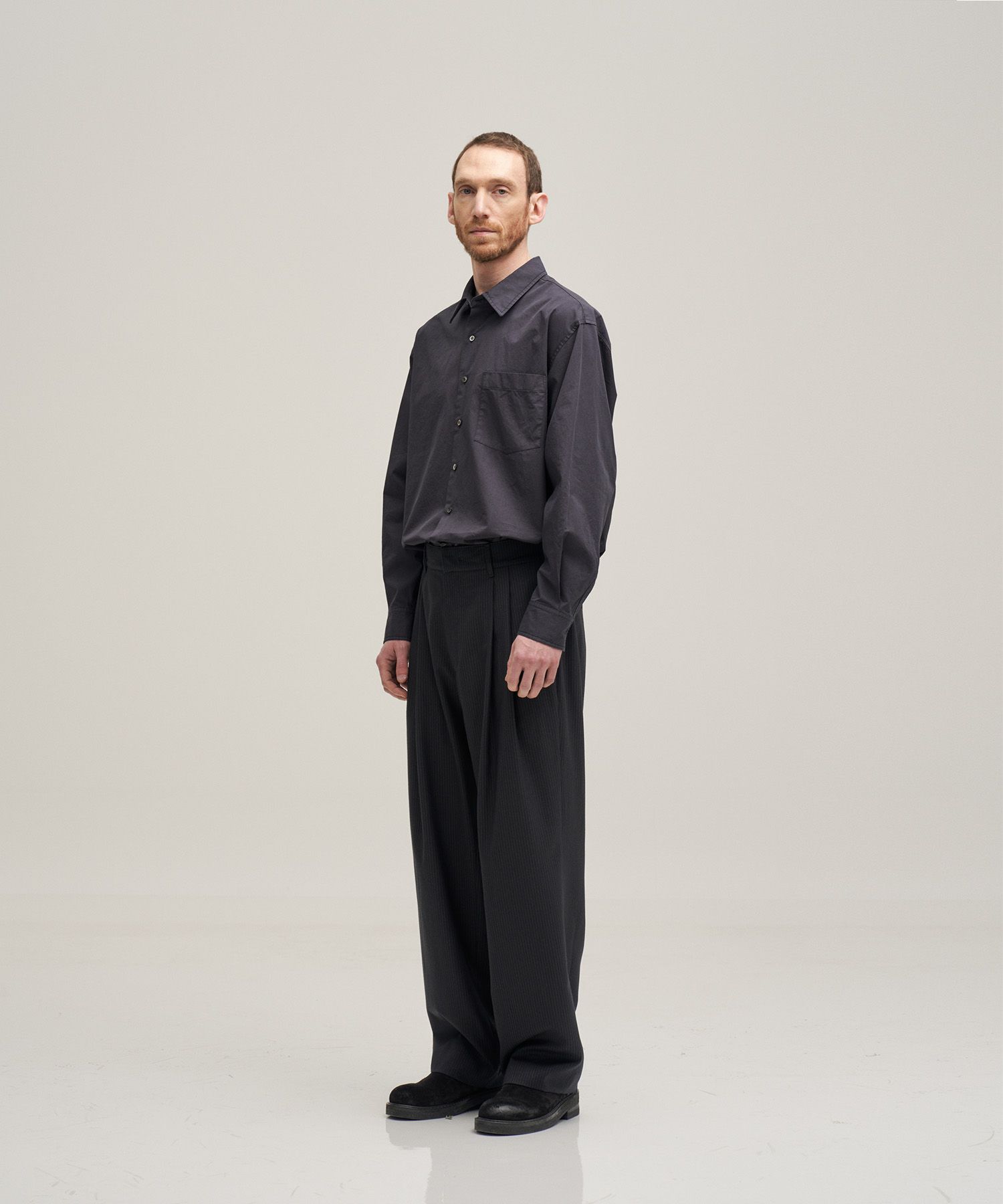 Narrow Stripe Tapered Slacks（BLACK）