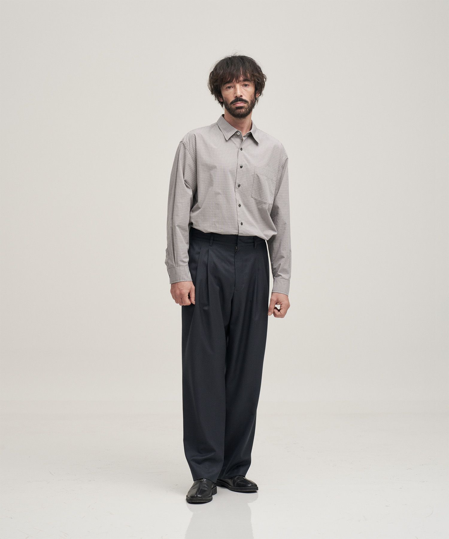 Narrow Stripe Tapered Slacks（HEATHER CHARCOAL）