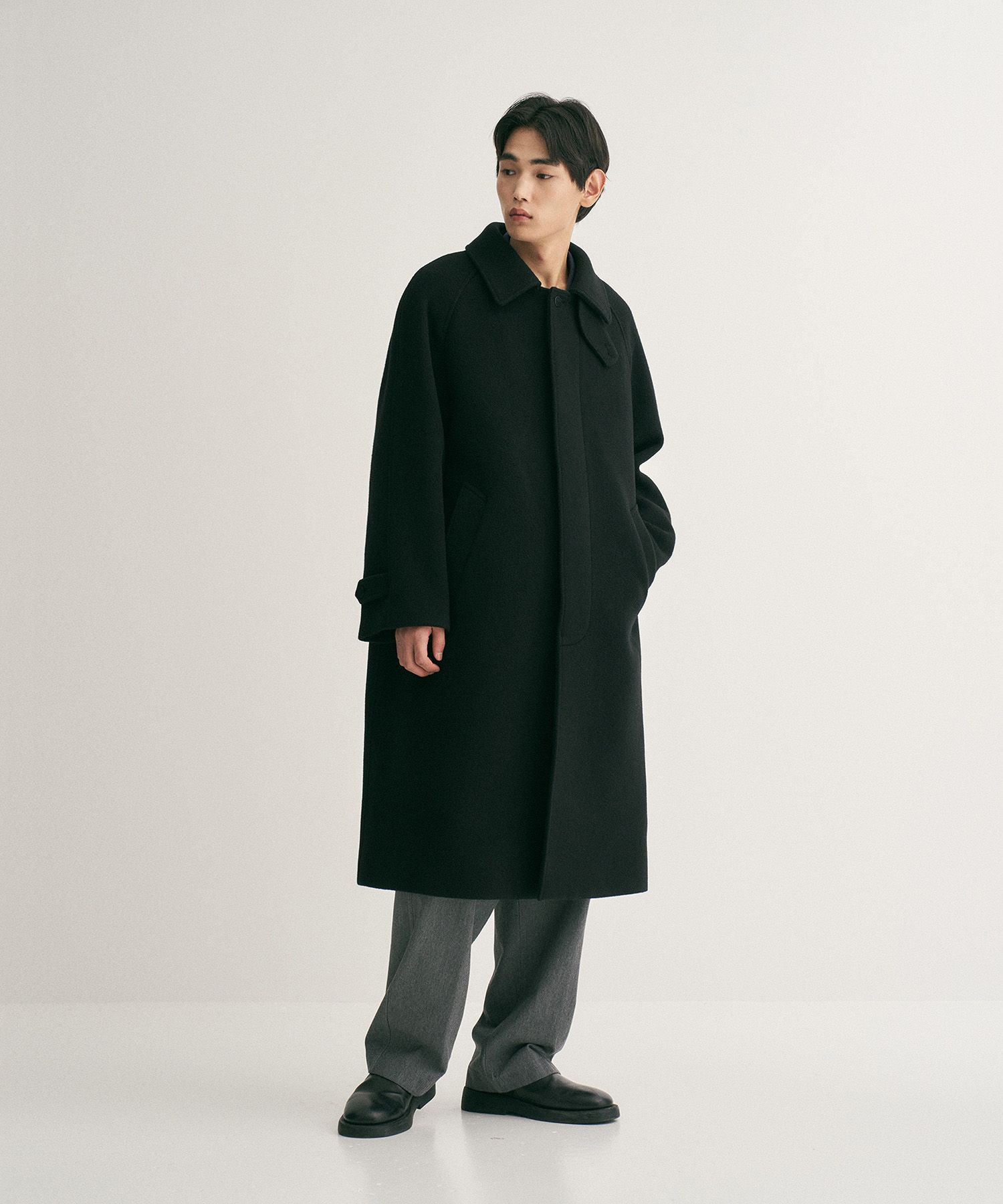 Legacy Balmacaan Coat（Black）