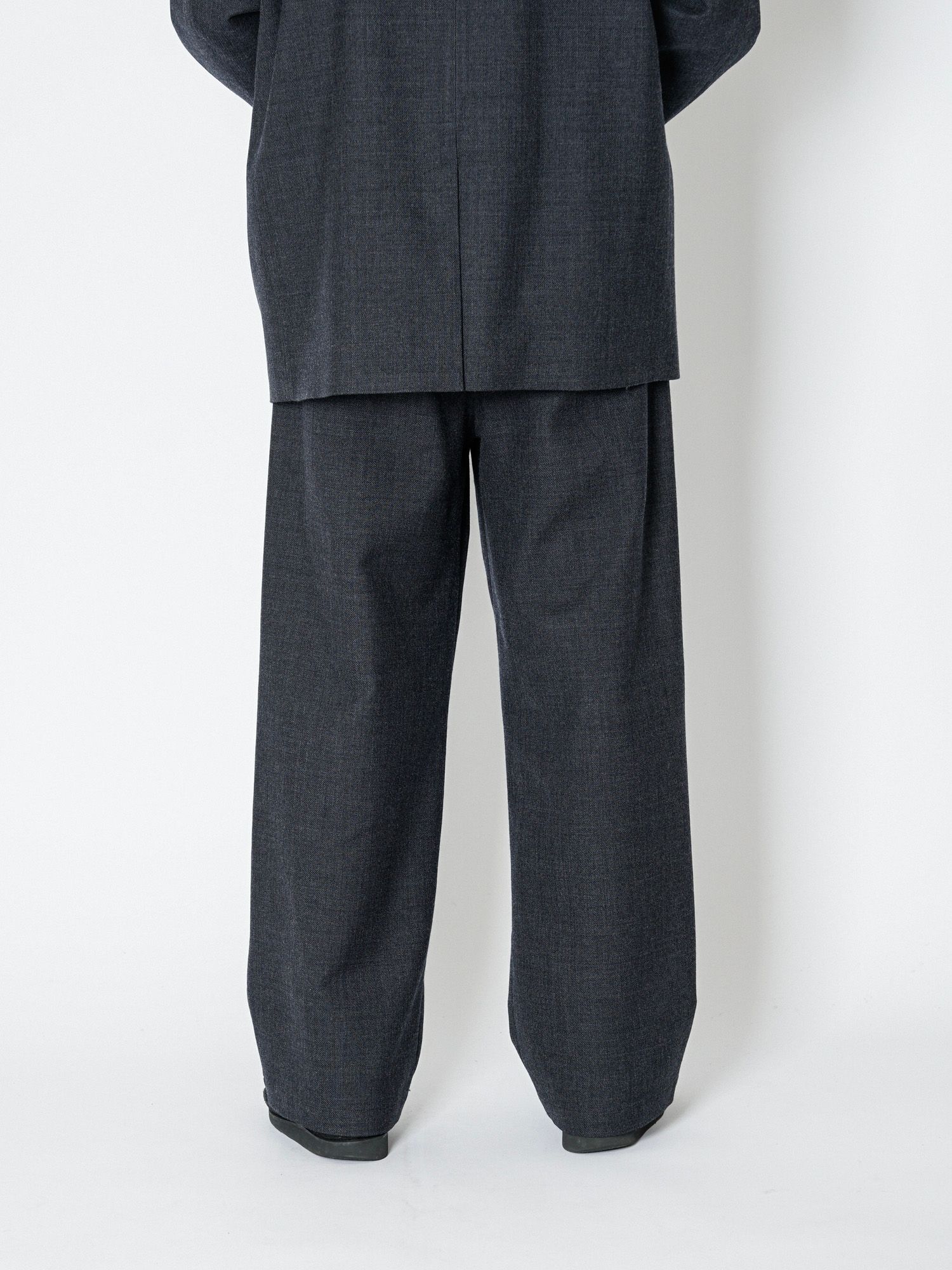 WOOL COTTON 2 TUCK TROUSERS（CHARCOAL）