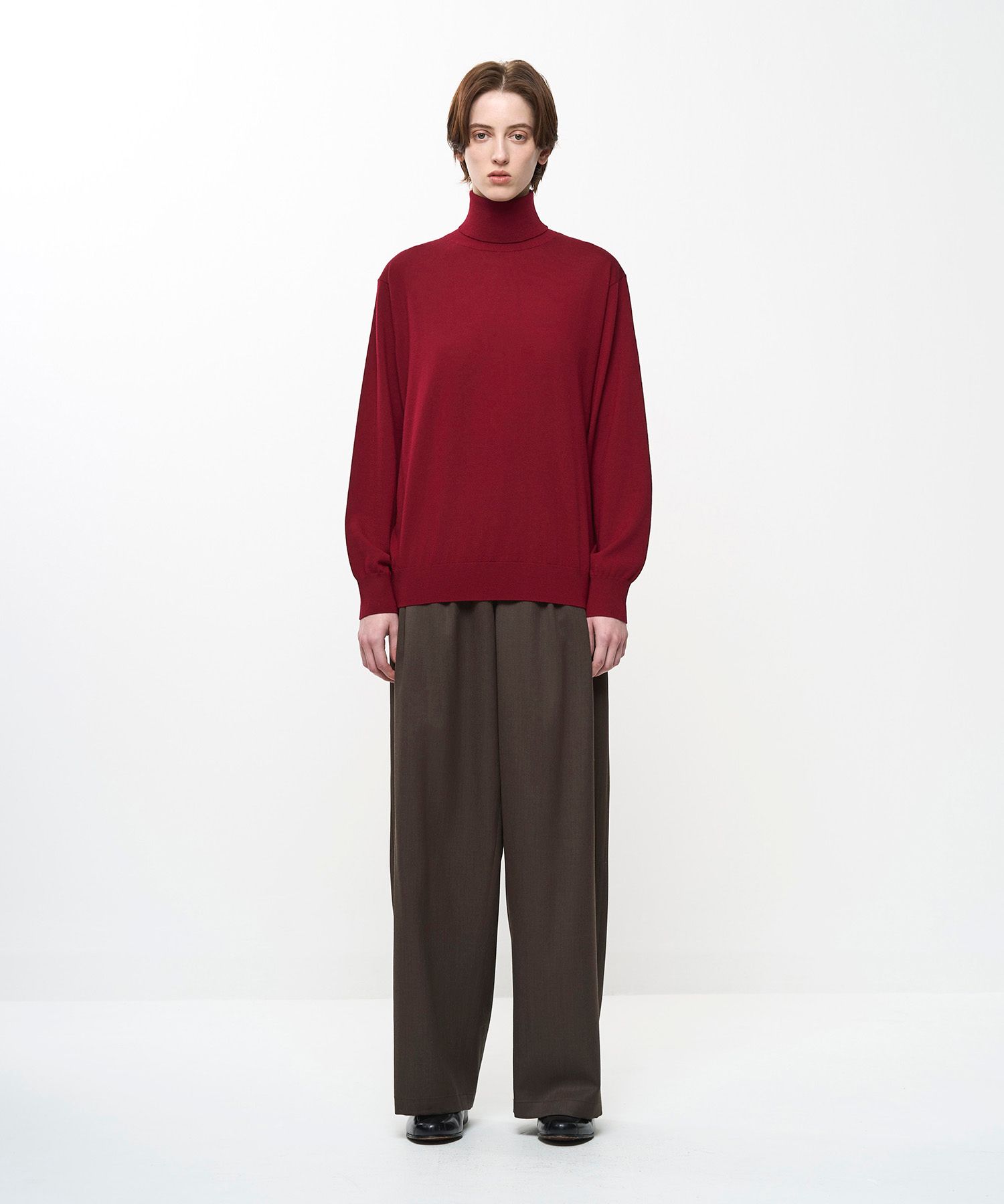 STRUCTURED TURTLENECK KNIT（RED）