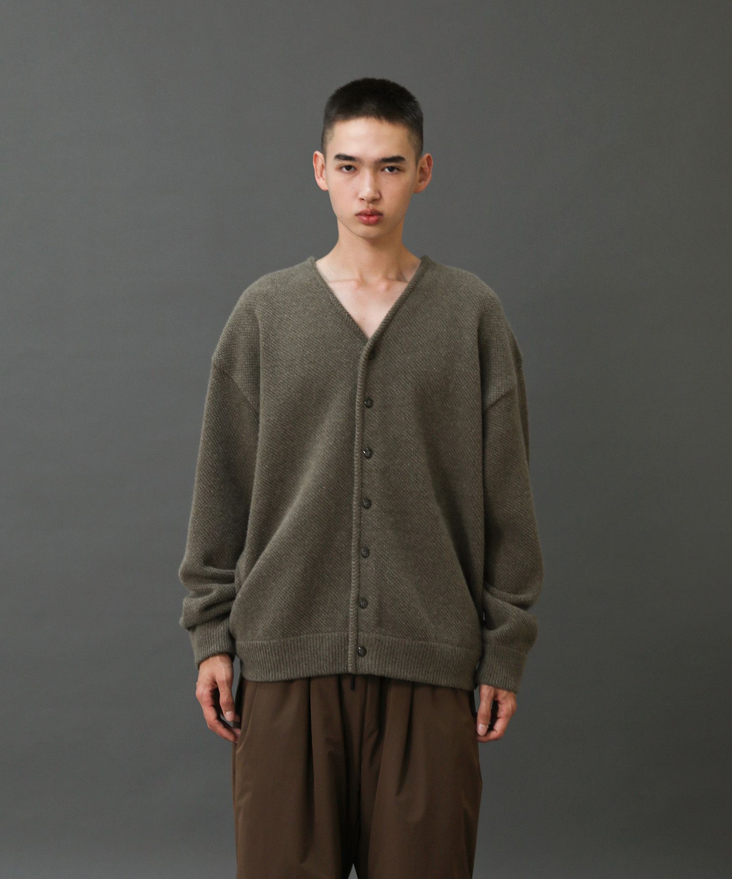 Moss Stitch V-Neck Cardigan（Olive）
