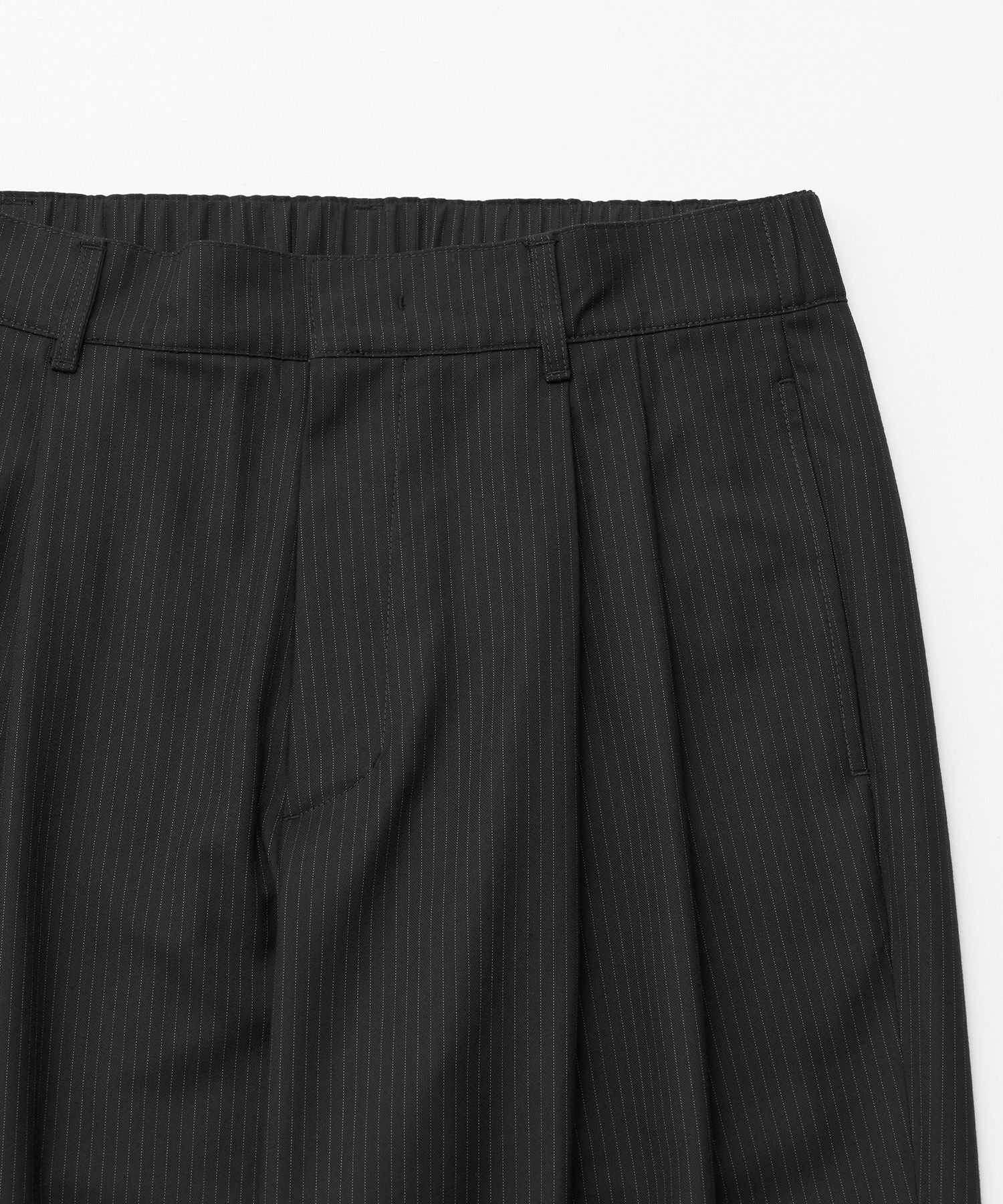 Narrow Stripe Tapered Slacks（BLACK）