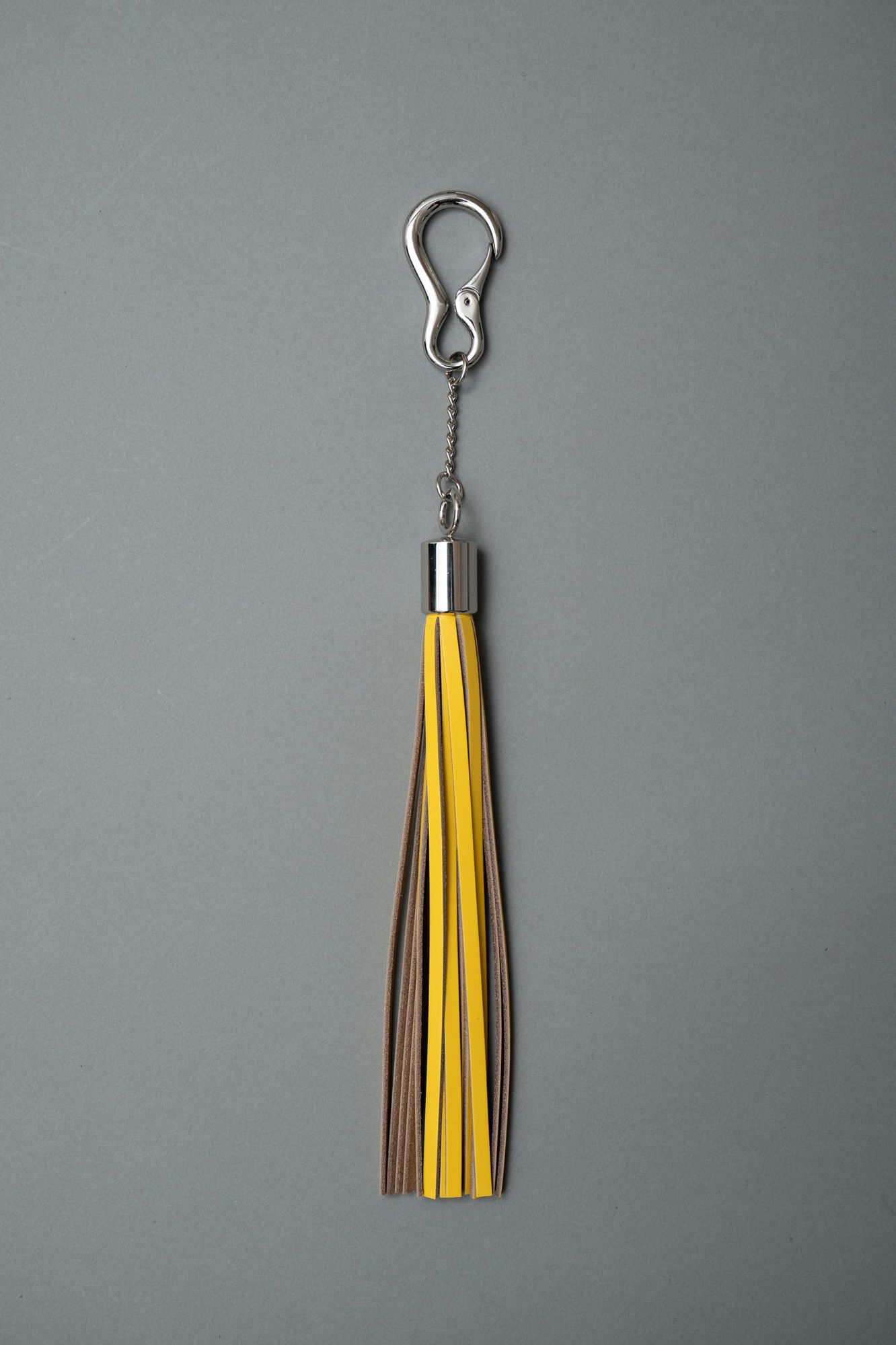 ATTACHMENT [LEATEHR FRINGE CHARM] / アタッチメント / YELLOW