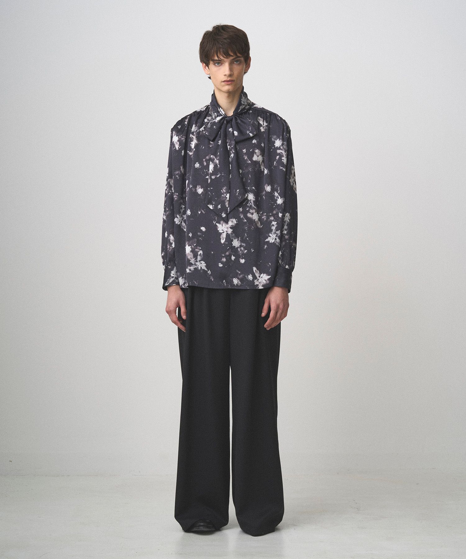 FLORAL BOWTIE SHIRT（BLACK）