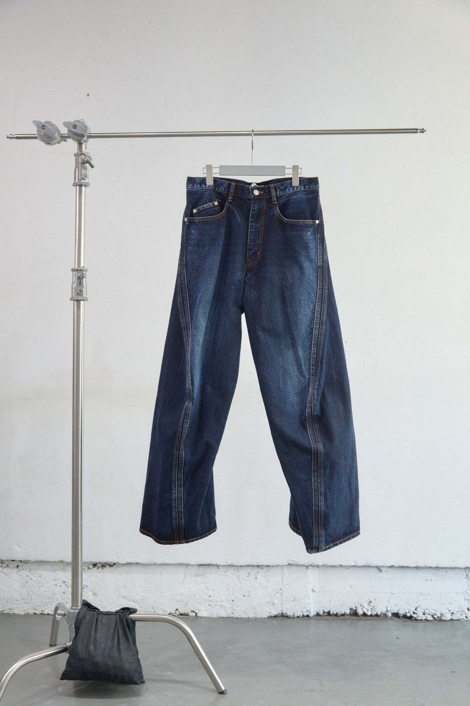 3D TWISTED WIDE LEG JEANS（DARK FADED INDIGO）