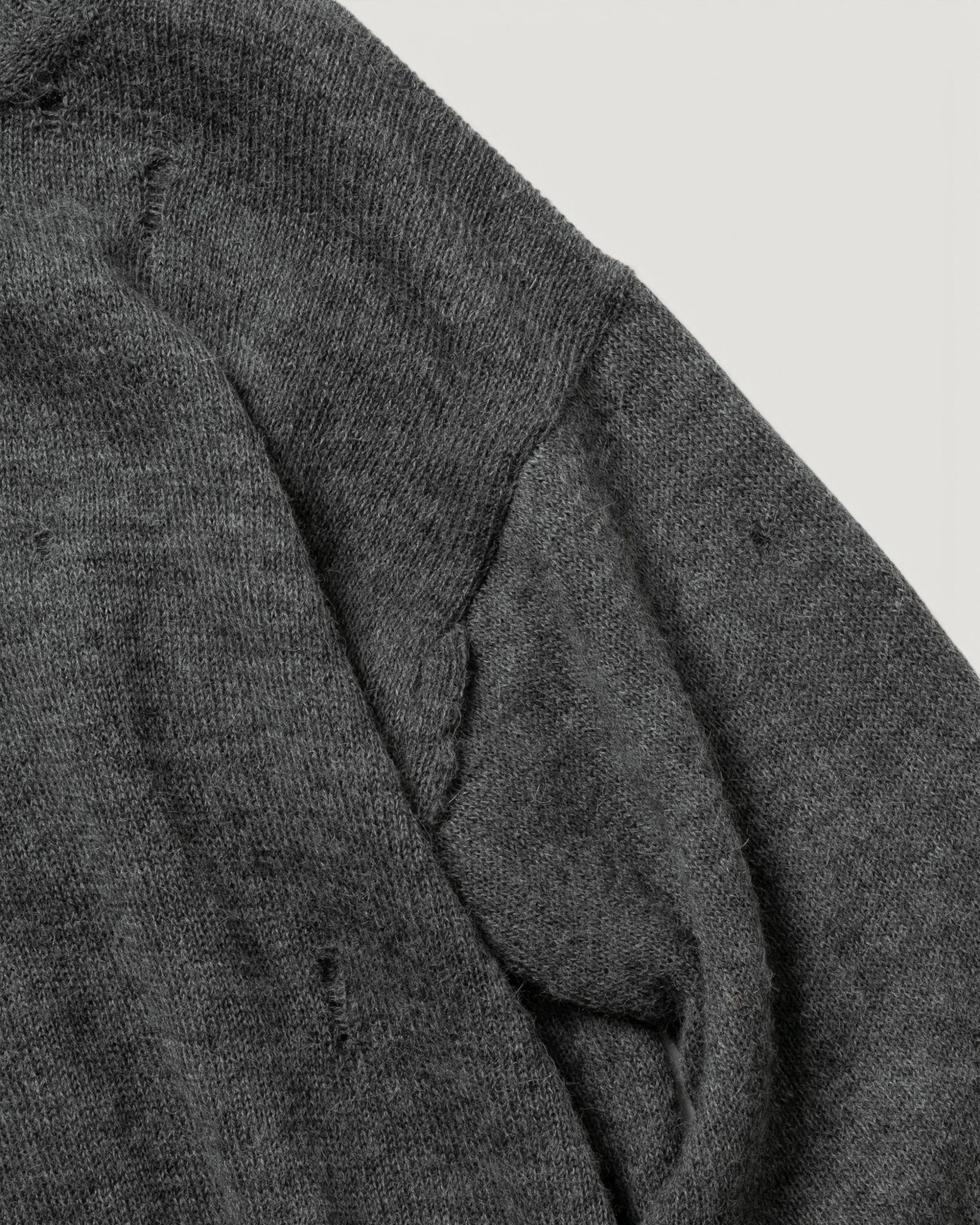 TURTLENECK SWEATER（GRAY）