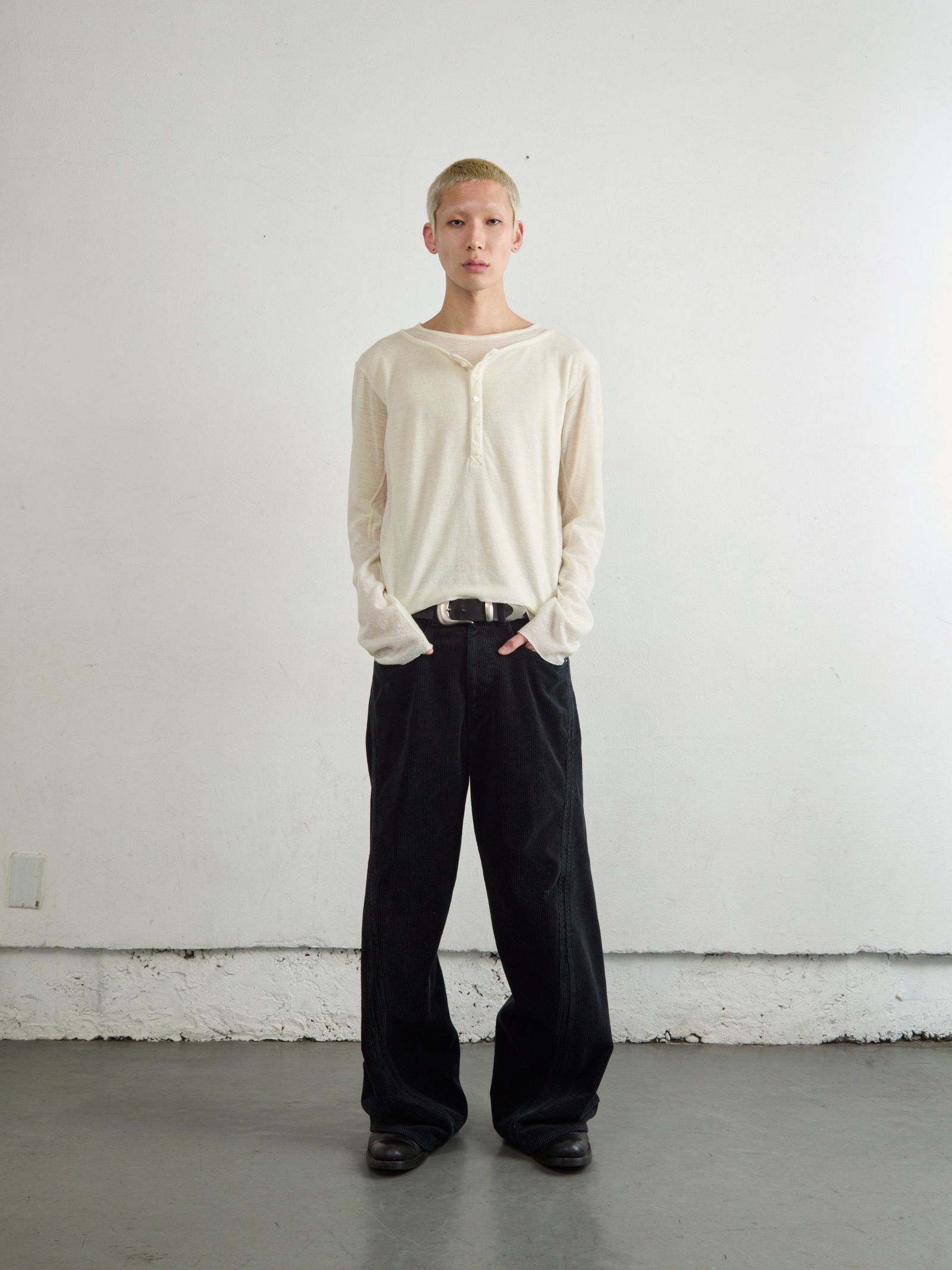 DOUBLE LAYERED LONG SLEEVE HENLEY T SHIRT（WHITE）