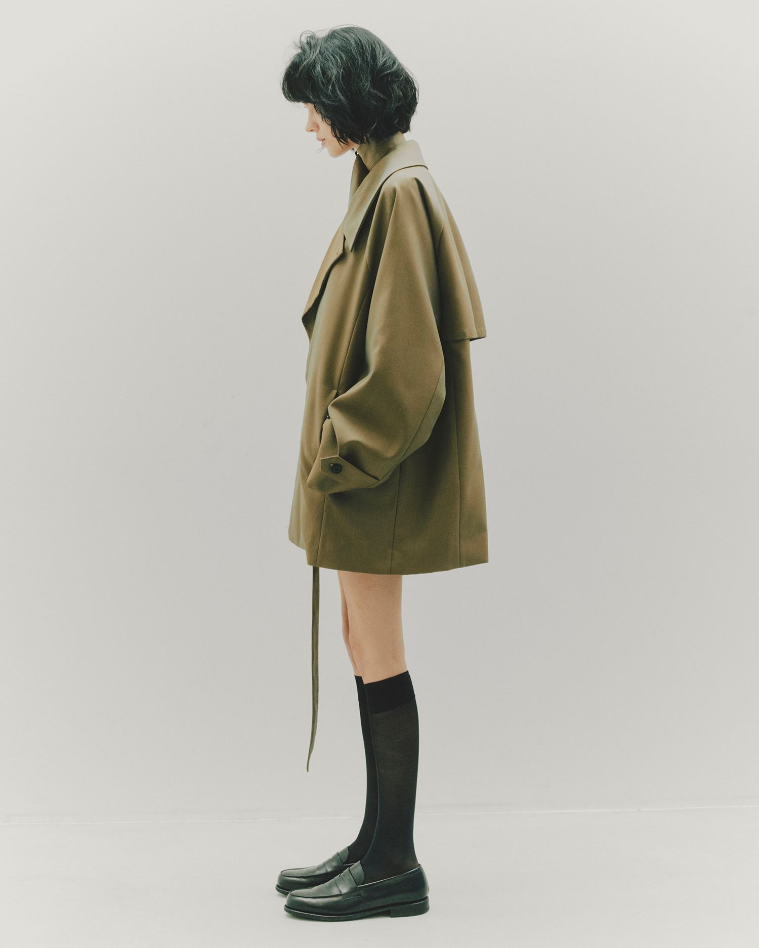 BELTED SHORT TRENCH（BEIGE）