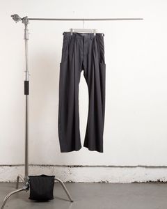 NVRFRGT(ネヴァーフォーゲット)PINSTRIPED 2TUCK CURVED LEG TROUSERS