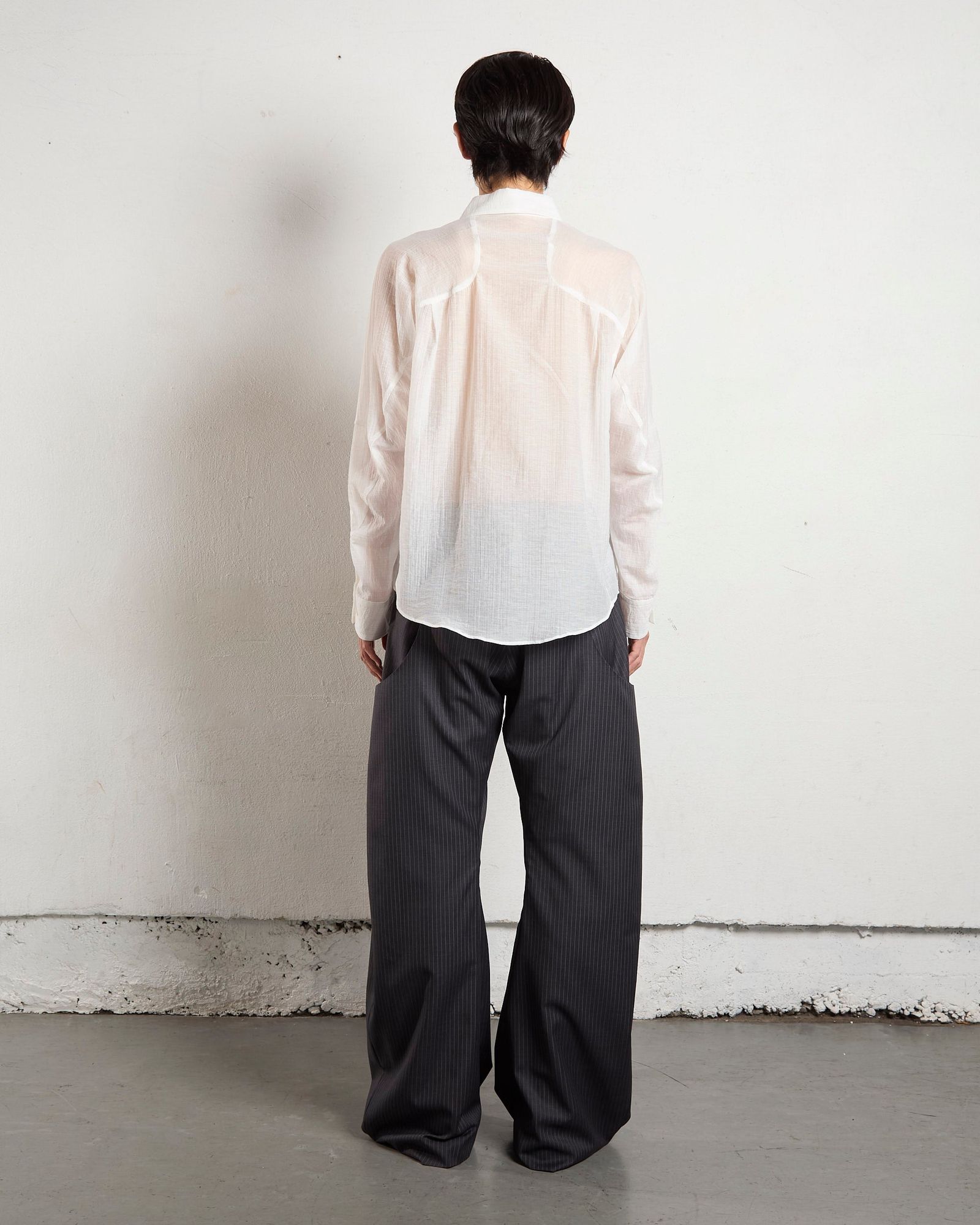 NVRFRGT(ネヴァーフォーゲット)PINSTRIPED 2TUCK CURVED LEG TROUSERS