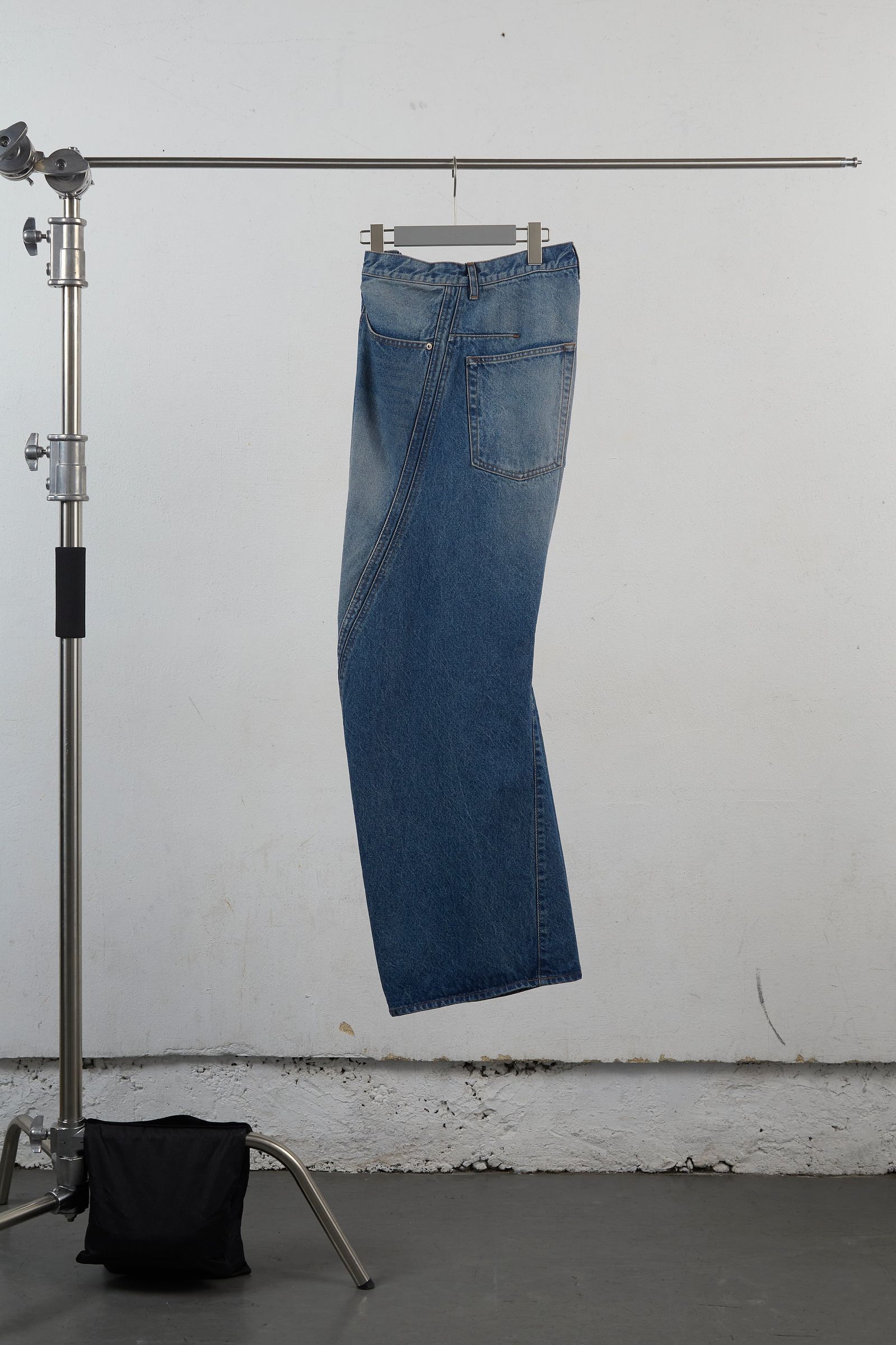 NVRFRGT(ネヴァーフォーゲット)3D TWISTED WIDE LEG JEANS