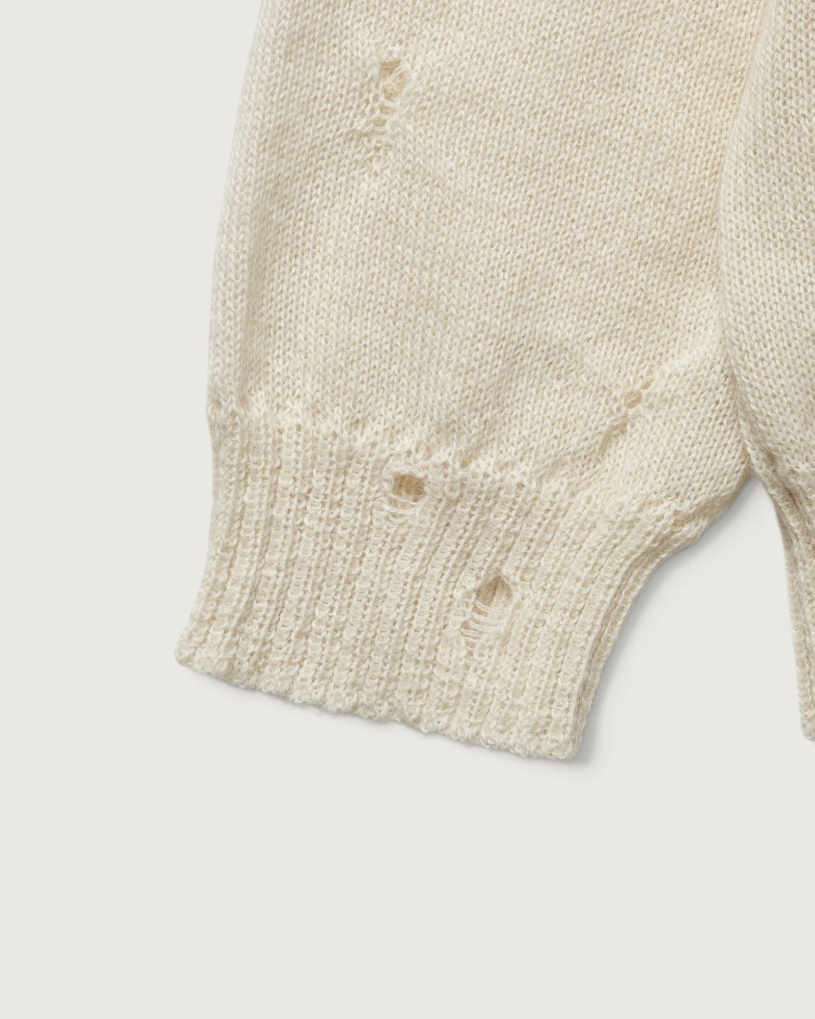 TURTLENECK SWEATER（NATURAL）