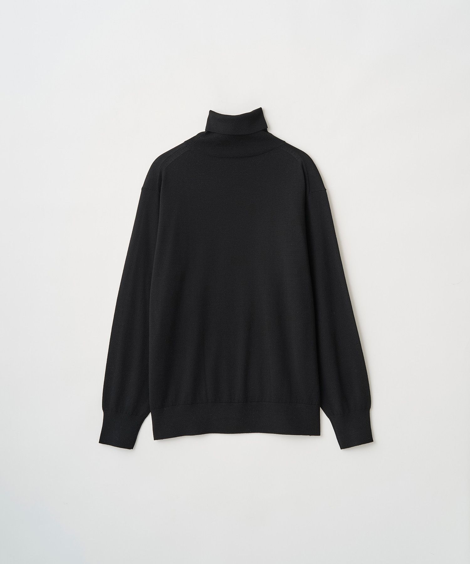 STRUCTURED TURTLENECK KNIT（BLACK）